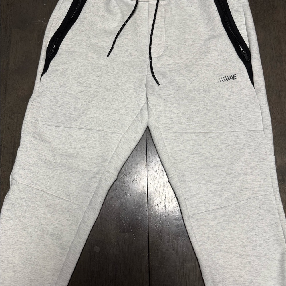 American Eagle Outfitters Men's white Joggers